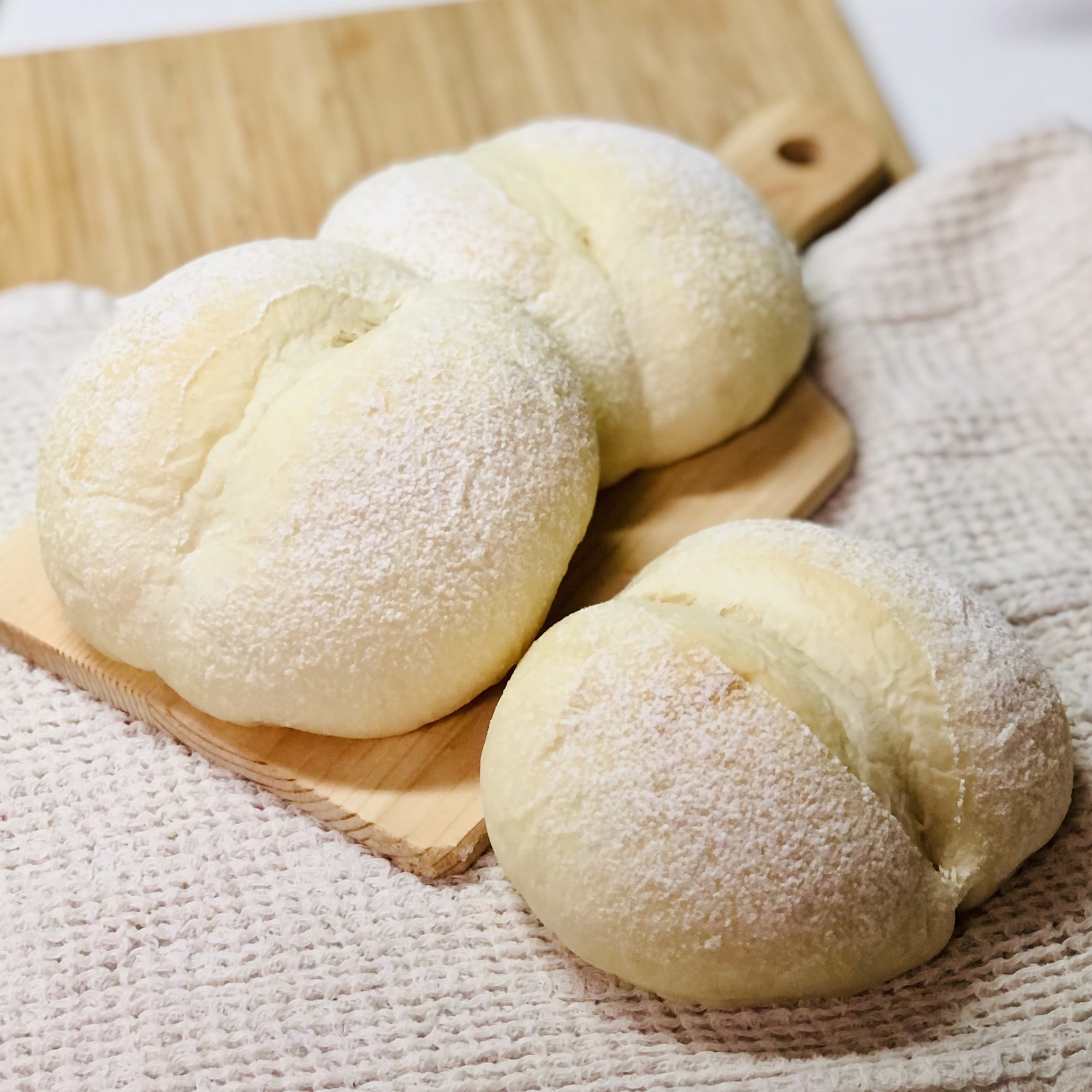 ハイジの白パンレシピです 捏ねないので簡単 家庭で美味しいおしりパンを 日好日記 ひよしにっき