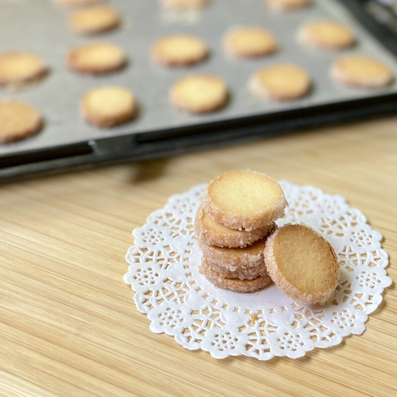 簡単なカラフルなシュガークッキーのレシピ